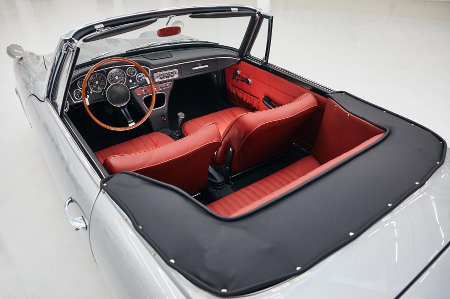Интерьер BMW 3200 CS Convertible 1967 года  (фото 9 из 18)